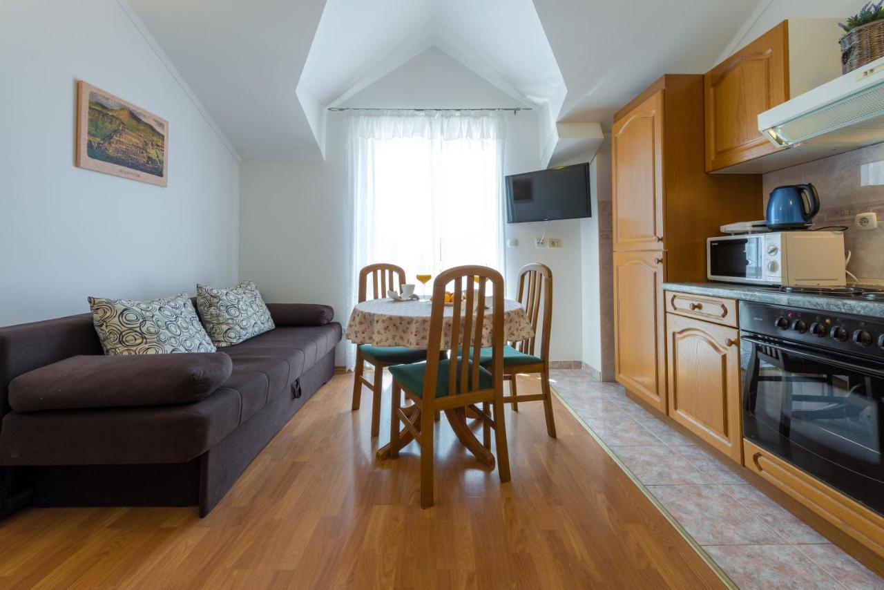 Villa Adria Apartments ツァヴタット エクステリア 写真